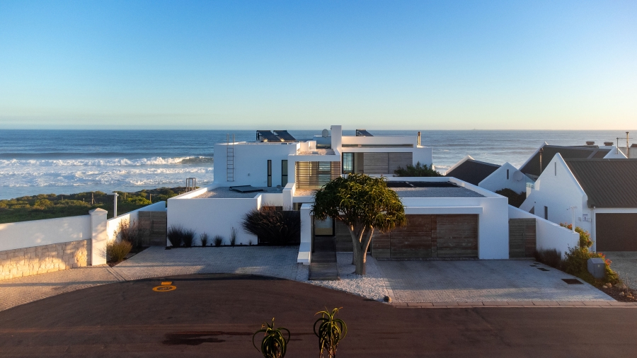 6 Bedroom Property for Sale in Yzerfontein Western Cape